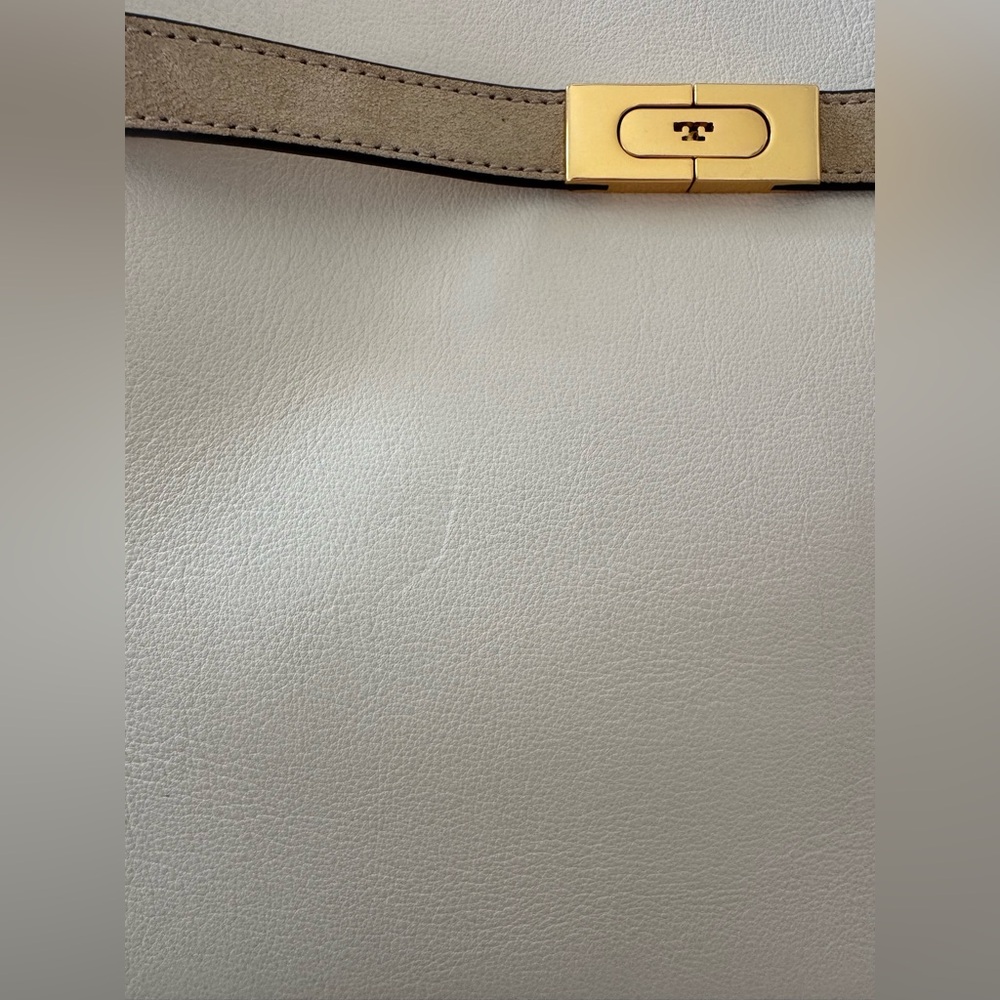 Tory Burch Cream and Tan Leather Shoulder Bag with Gold Hardware - Picture 5 of 16